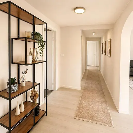 Apartment Moderne 3-zimmer-wohnung In Unmittelbarer Naehe Zur