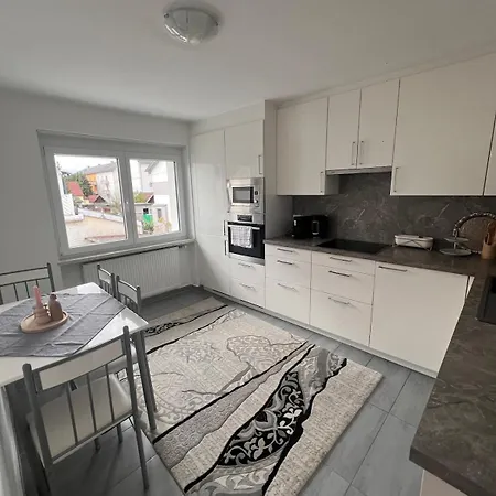 Moderne 3-zimmer-wohnung In Unmittelbarer Naehe Zur